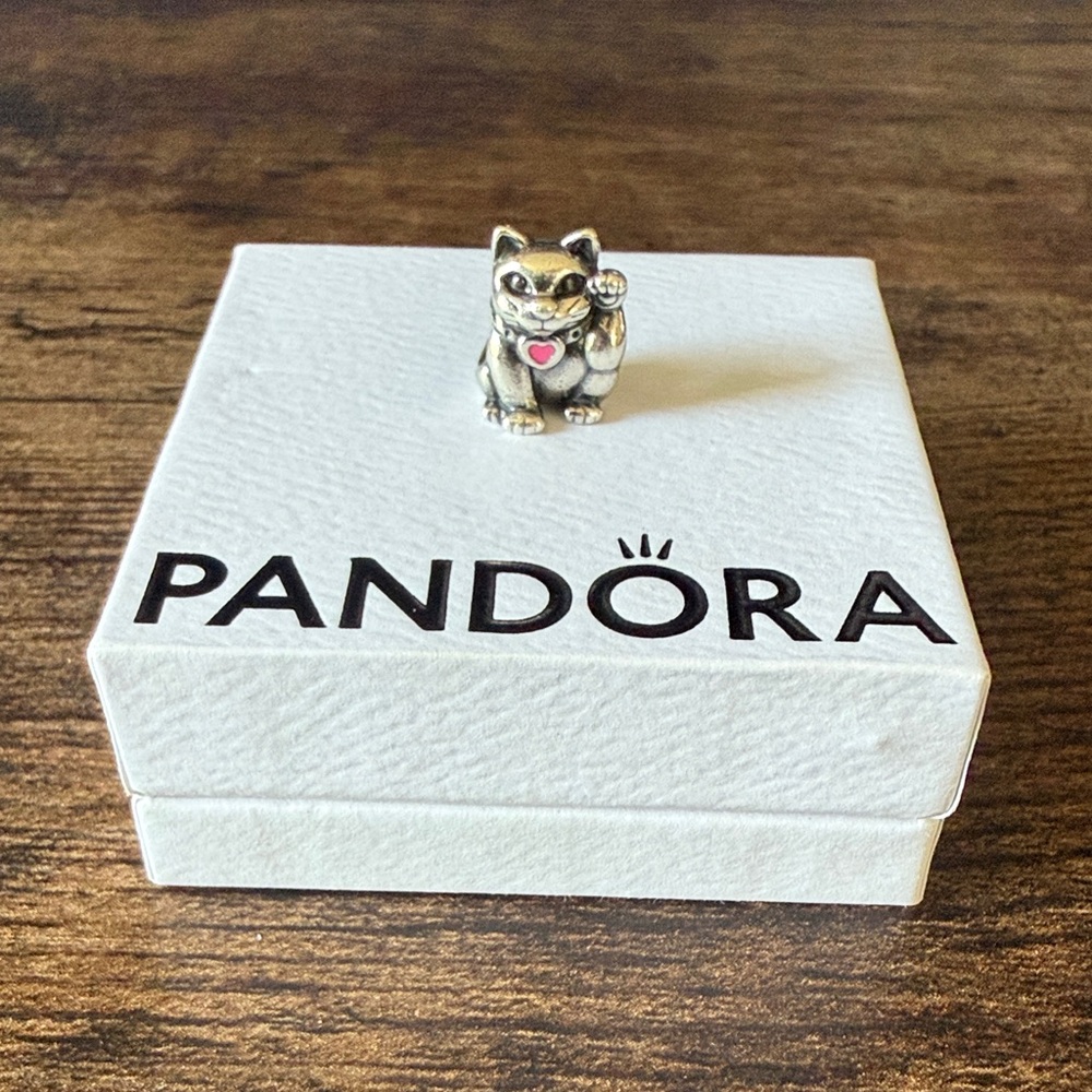 Pandora Lucky Cat Charm